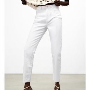 Zara Mom Fit Jeans in White